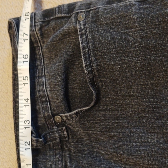 Bandolino Women's Black Demin Jeans - Picture 7 of 9